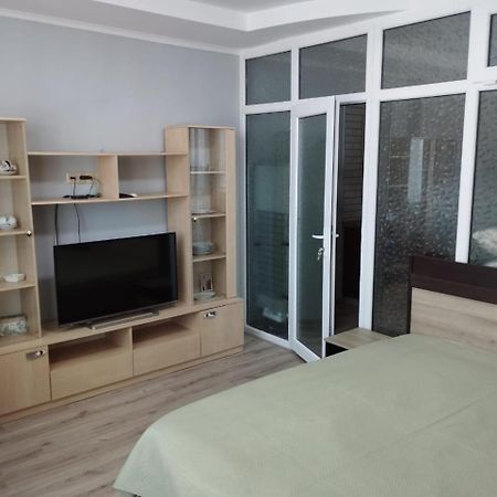 Yalcin Star Residence Apartment 300 Batumi Bagian luar foto