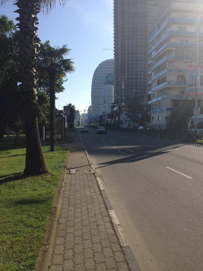 Yalcin Star Residence Apartment 300 Batumi Bagian luar foto