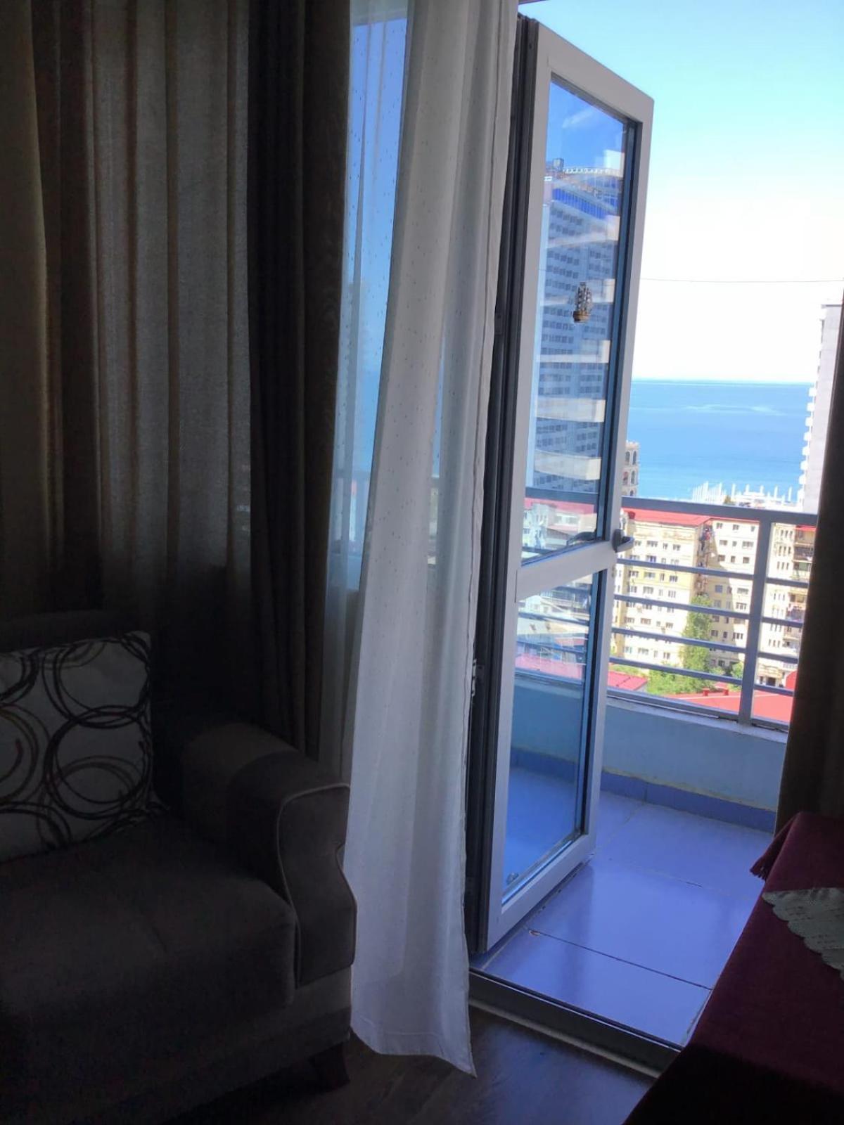Yalcin Star Residence Apartment 300 Batumi Bagian luar foto