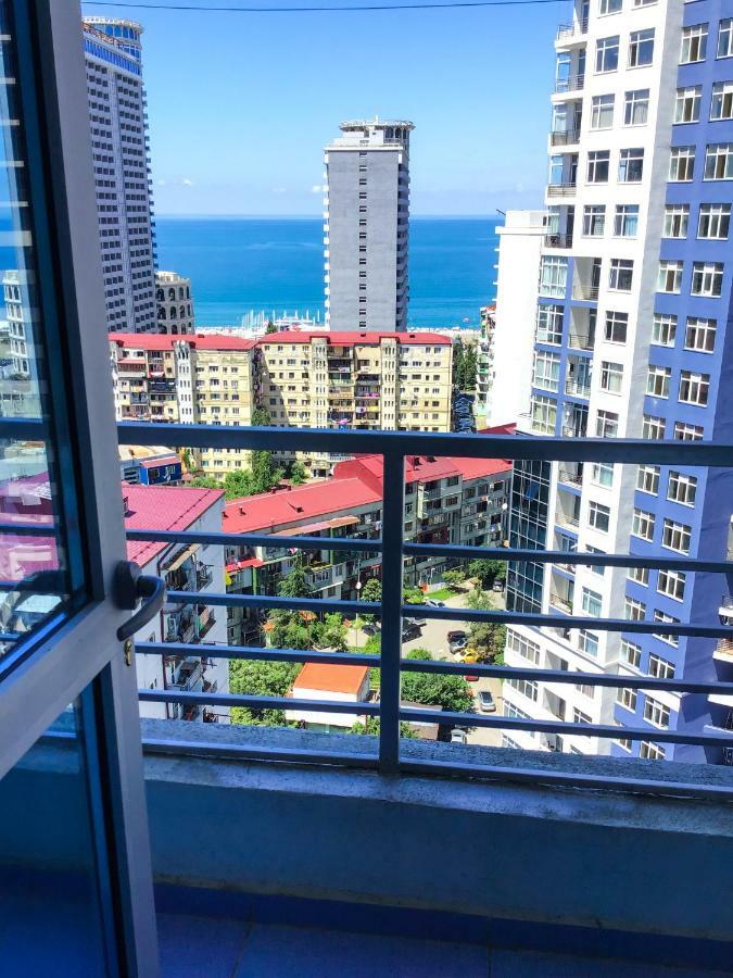Yalcin Star Residence Apartment 300 Batumi Bagian luar foto